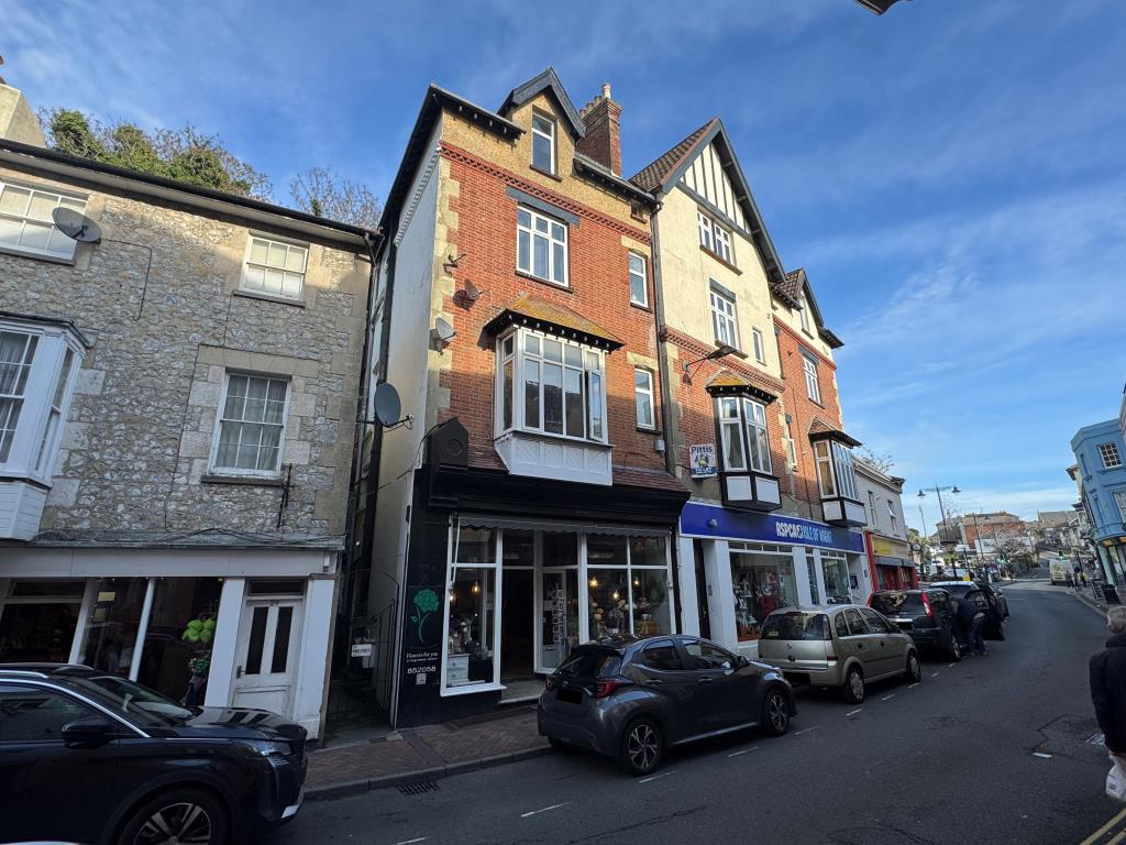 Lot: 61 - PRIME TOWN CENTRE RETAIL UNIT WITH SUBSTANTIAL CELLAR - Street View